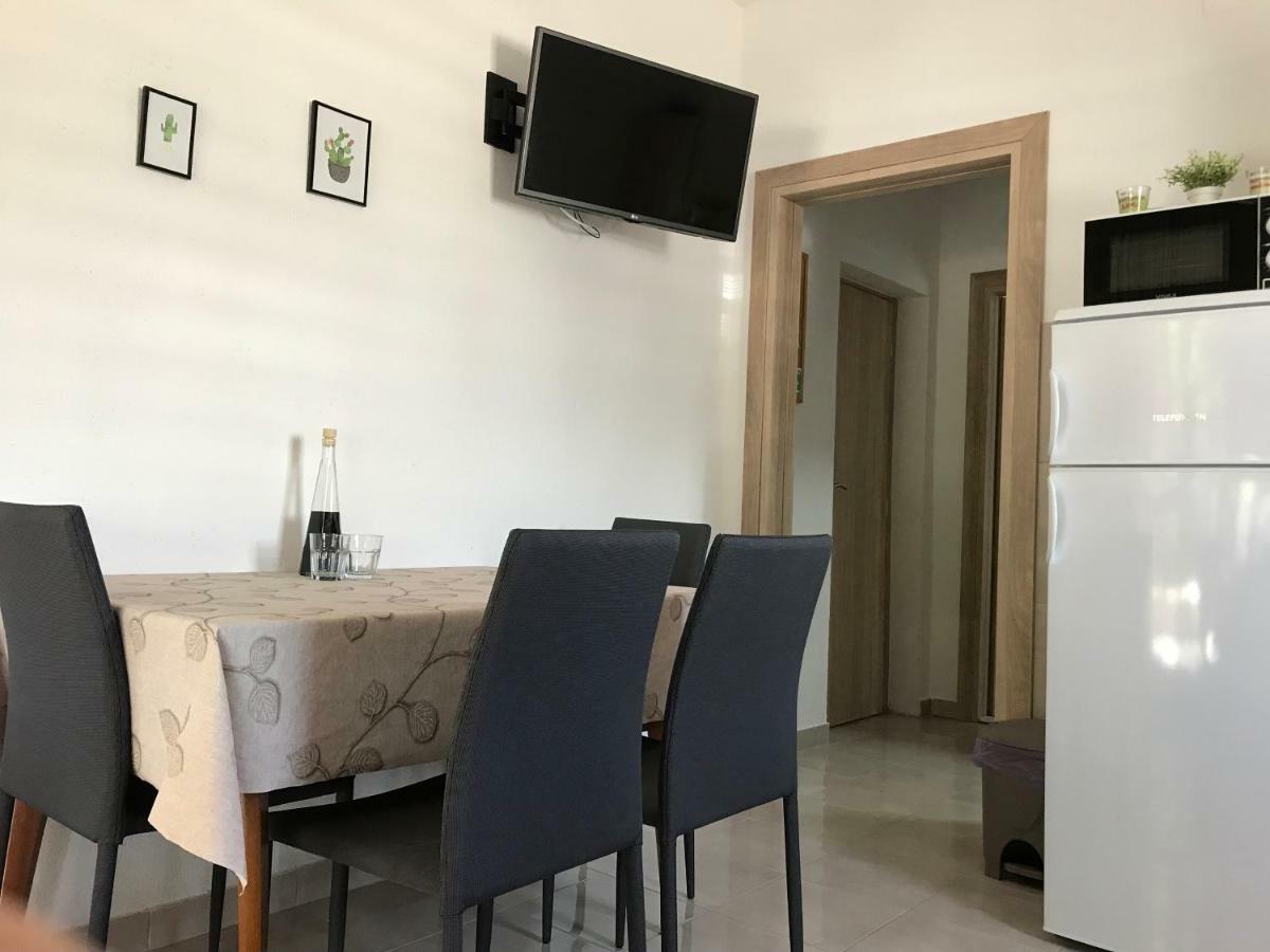 Apartman Mirjana With Terrace And Free Parking Donji Okrug  Dış mekan fotoğraf